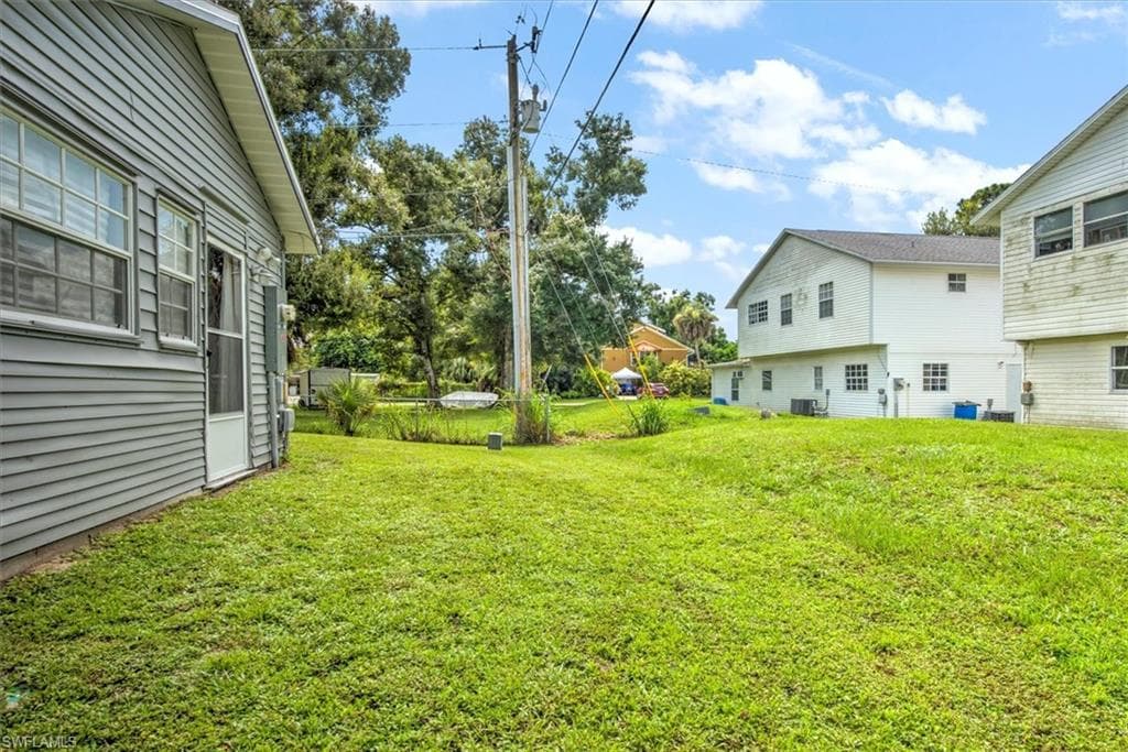 509 Capitol ST, NORTH FORT MYERS FL 33903-30