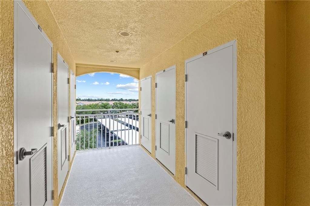 6820 Sterling Greens PL # 401, NAPLES FL 34104-27