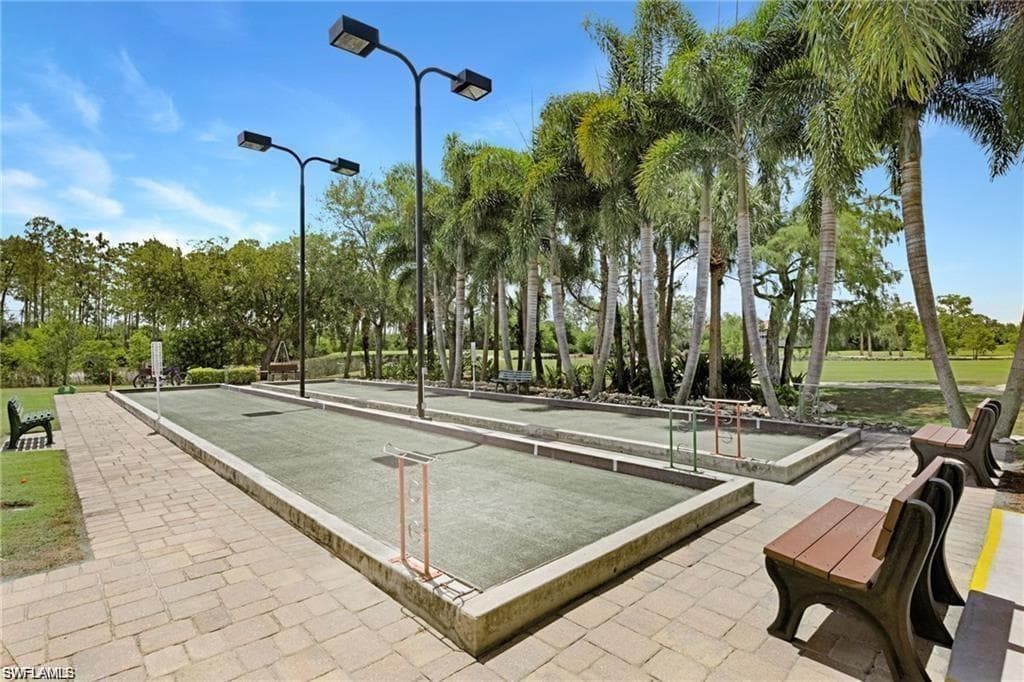 6820 Sterling Greens PL # 401, NAPLES FL 34104-39