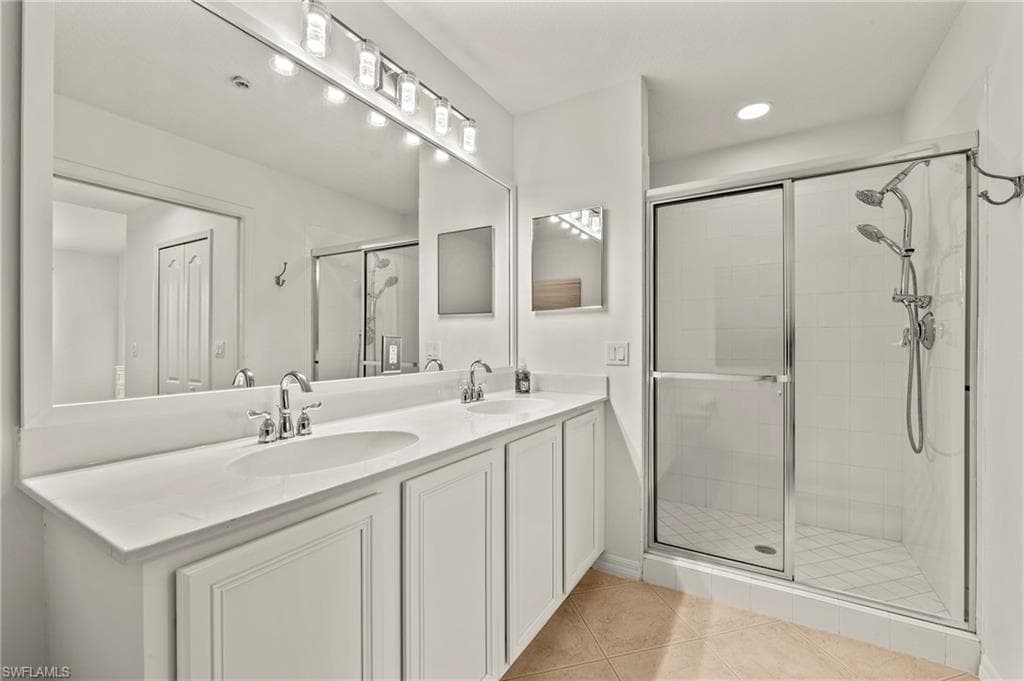 6820 Sterling Greens PL # 401, NAPLES FL 34104-7