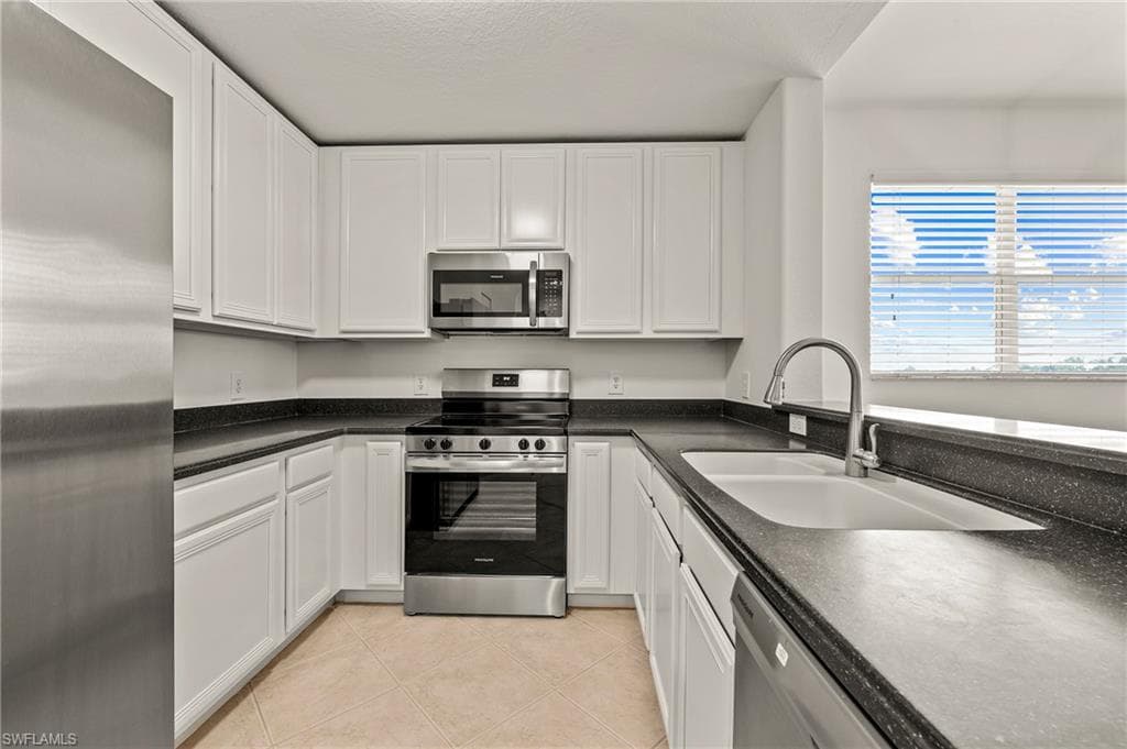 6820 Sterling Greens PL # 401, NAPLES FL 34104-20