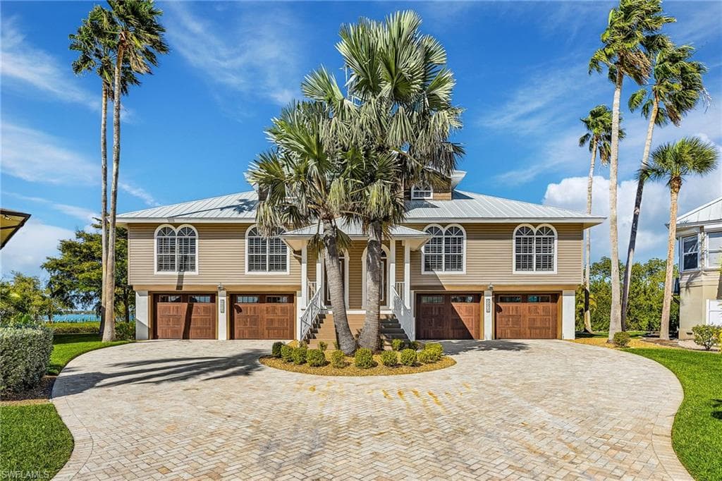 21510/21512 Indian Bayou DR, FORT MYERS BEACH FL 33931-1