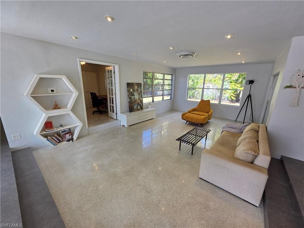 1557 Moreno AVE, FORT MYERS FL 33901-1