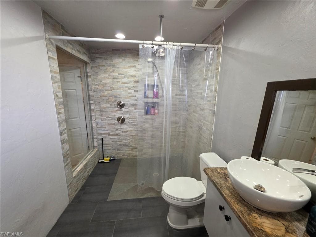 1557 Moreno AVE, FORT MYERS FL 33901-11