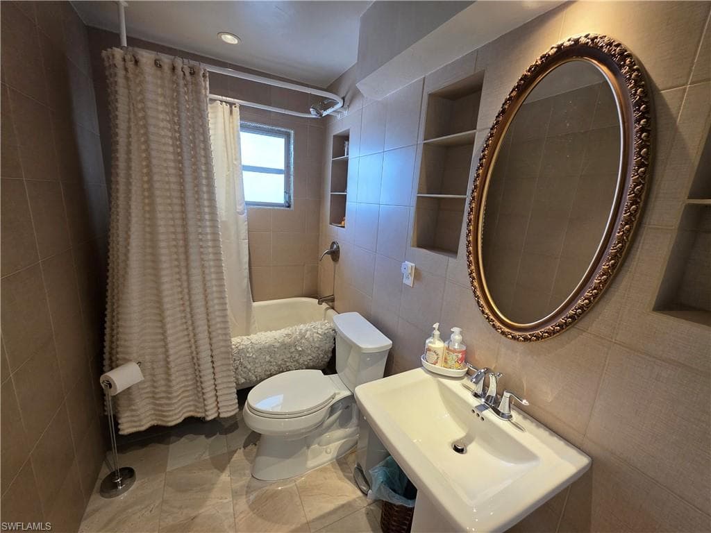 1557 Moreno AVE, FORT MYERS FL 33901-14