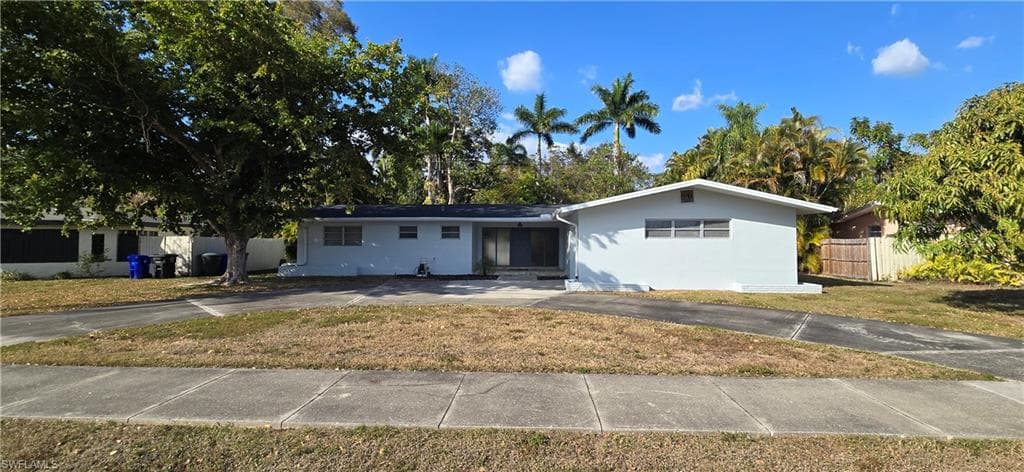 1557 Moreno AVE, FORT MYERS FL 33901-20