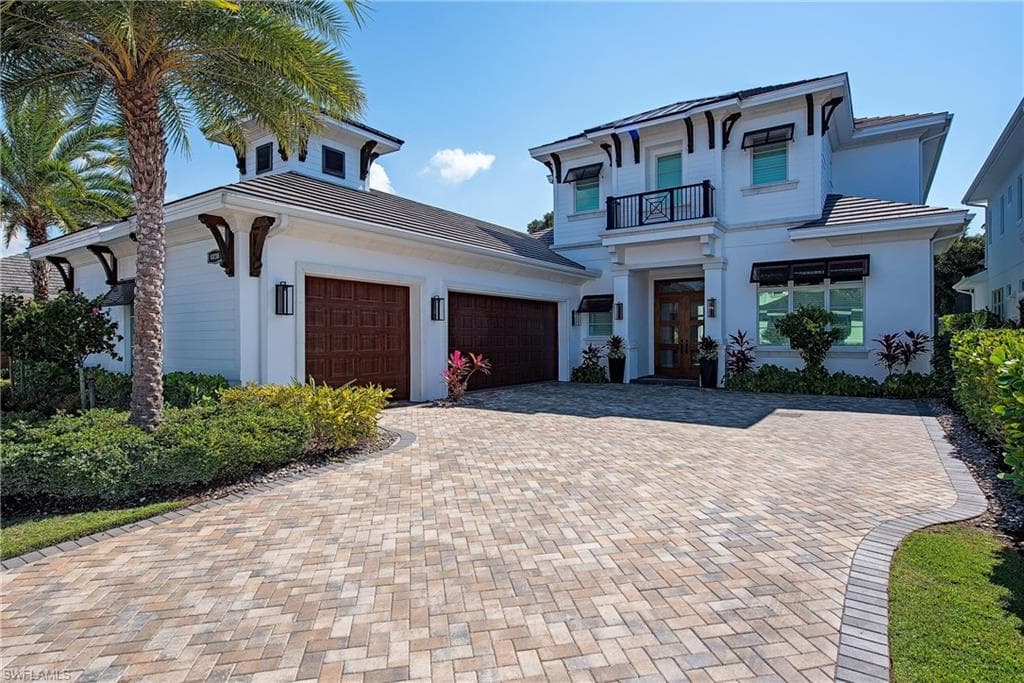 6830 Mangrove AVE, NAPLES FL 34109-26