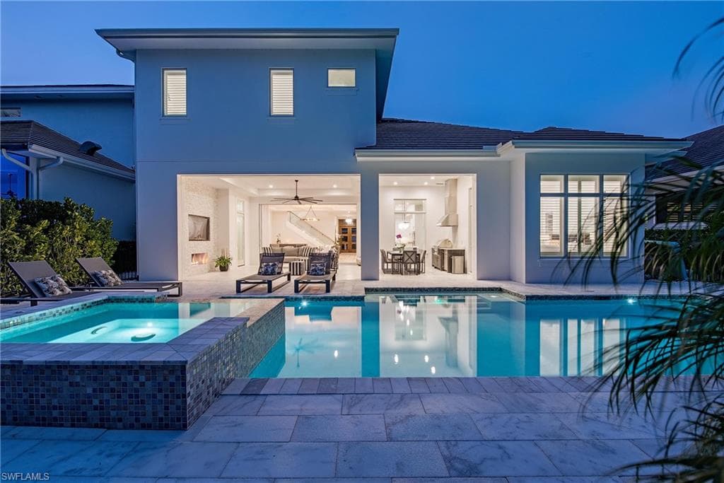 6830 Mangrove AVE, NAPLES FL 34109-1