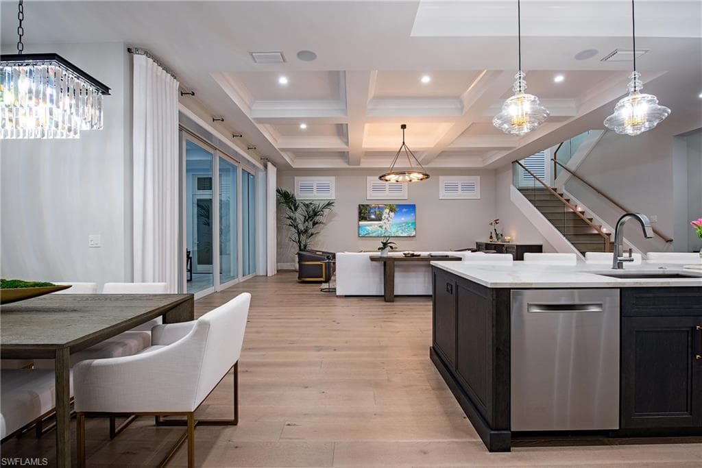 6830 Mangrove AVE, NAPLES FL 34109-11