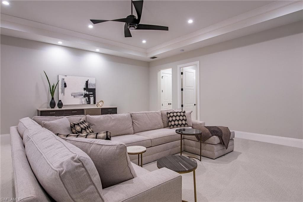 6830 Mangrove AVE, NAPLES FL 34109-19