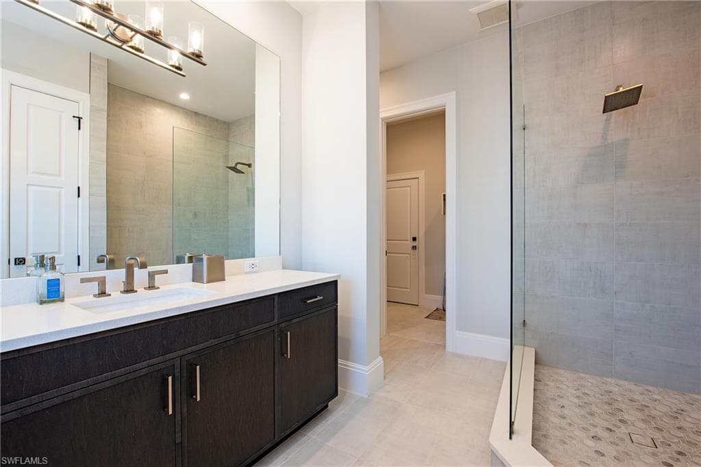 6830 Mangrove AVE, NAPLES FL 34109-23