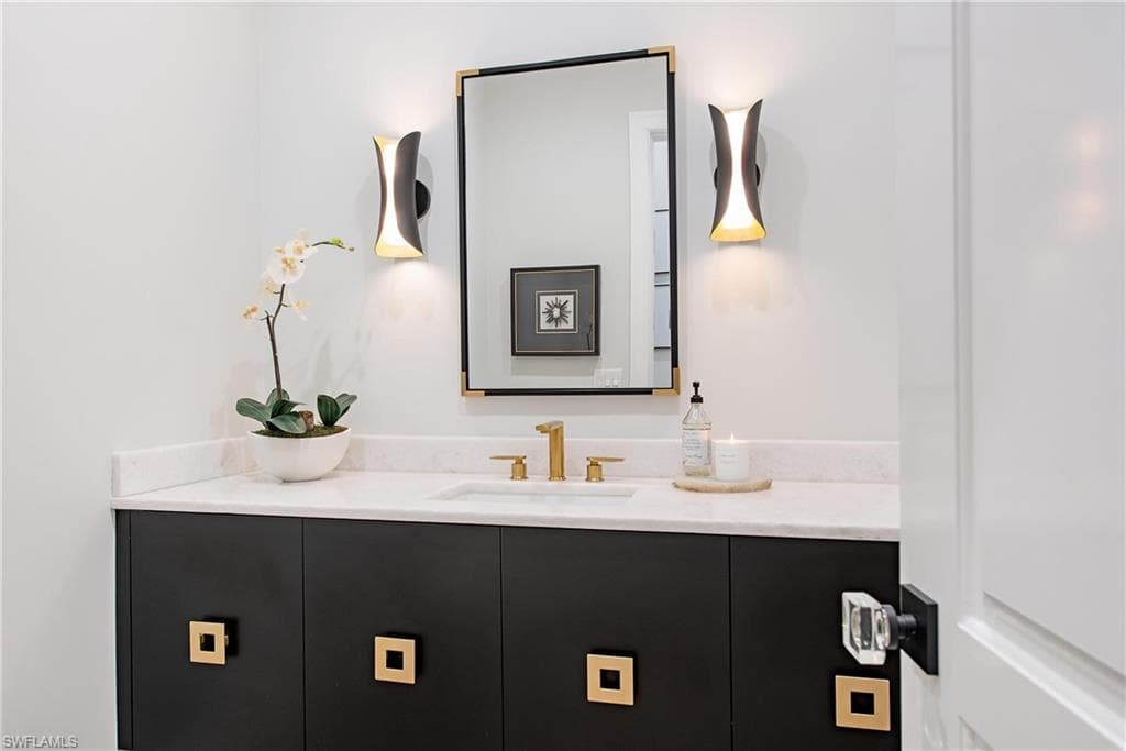 6830 Mangrove AVE, NAPLES FL 34109-13