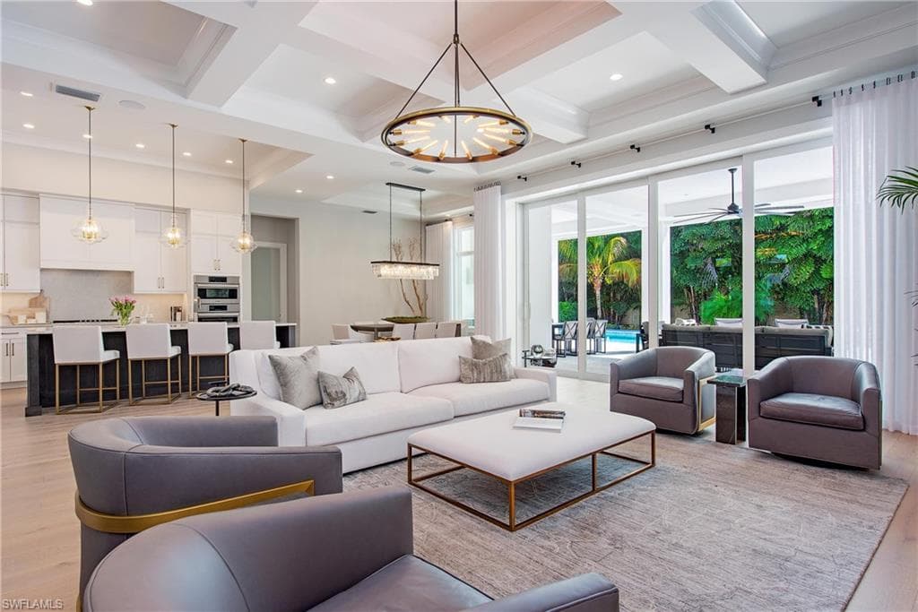 6830 Mangrove AVE, NAPLES FL 34109-3