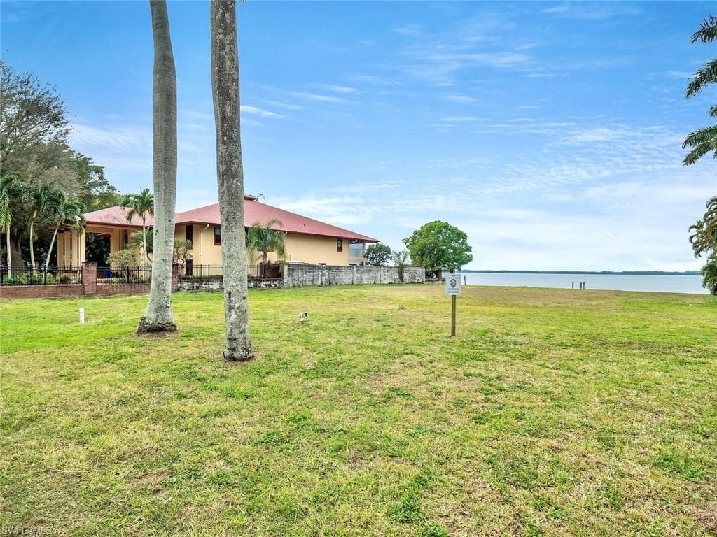 3508 Stuart CT, FORT MYERS FL 33901-22