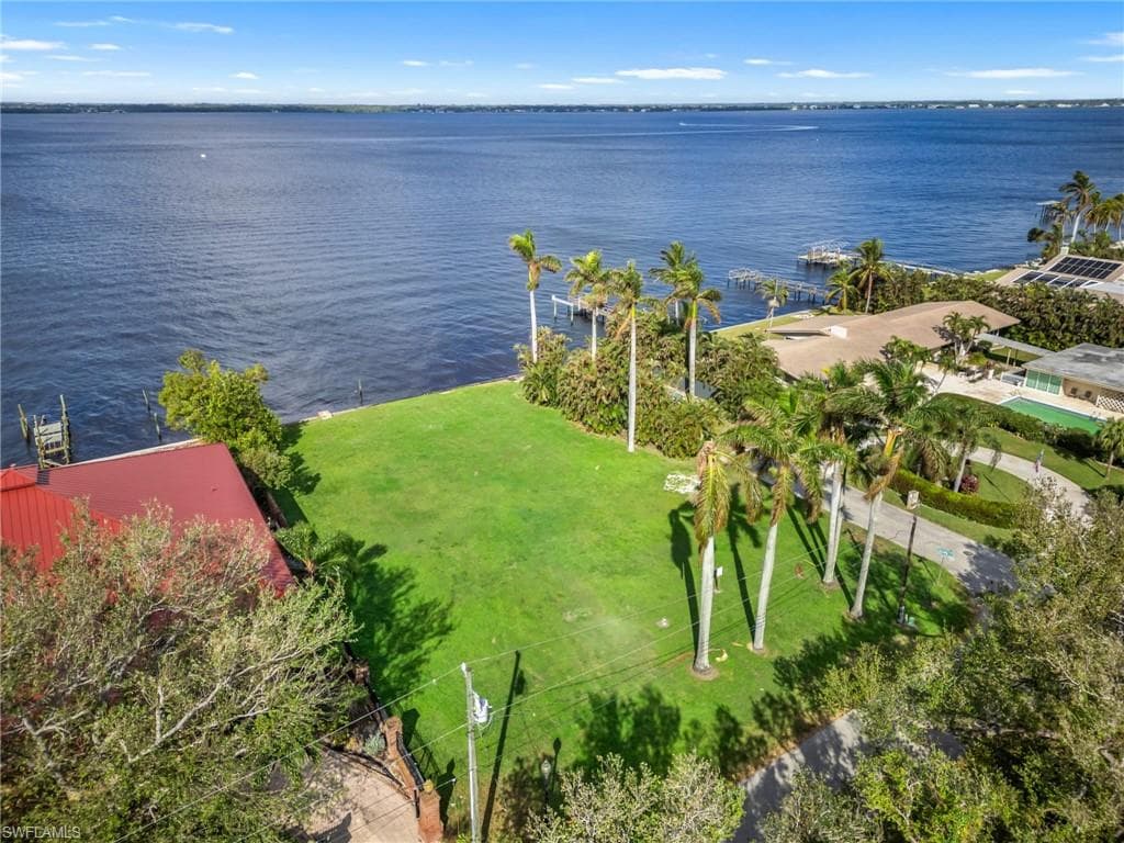 3508 Stuart CT, FORT MYERS FL 33901-1