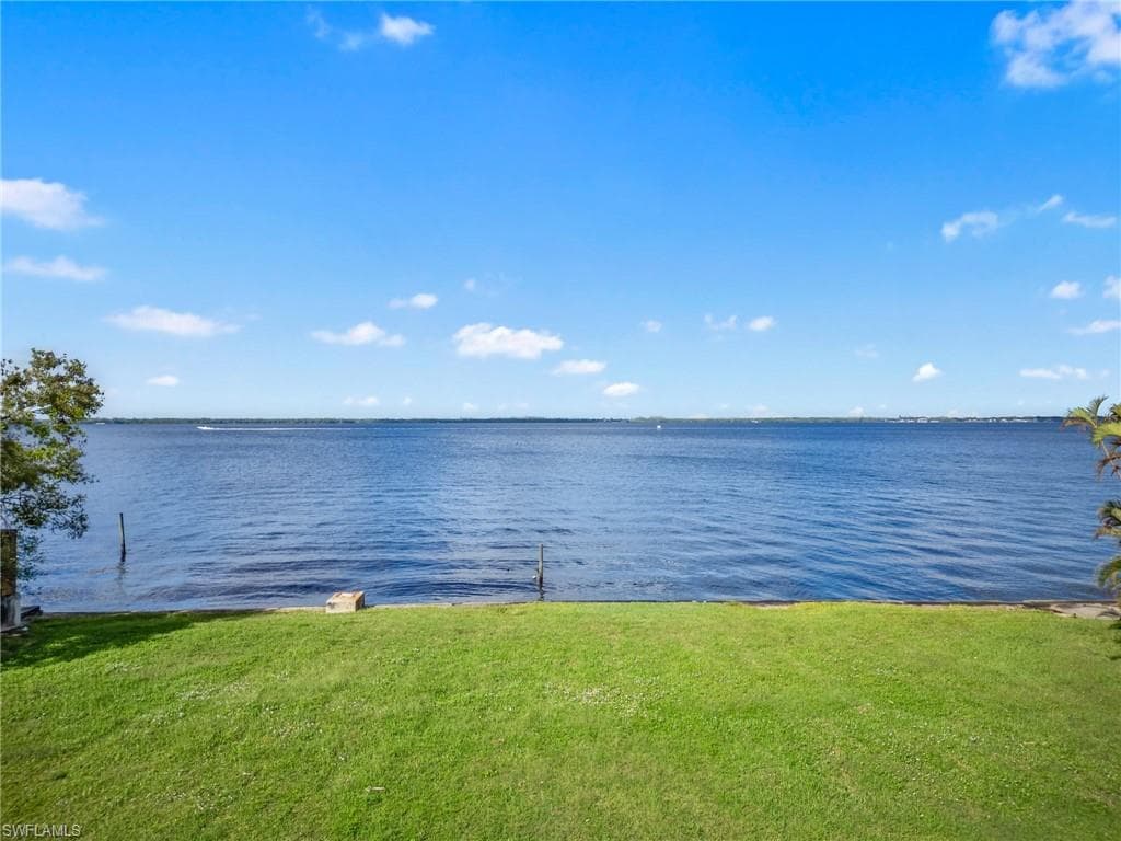 3508 Stuart CT, FORT MYERS FL 33901-9