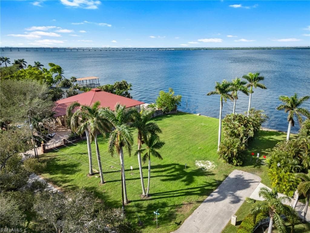3508 Stuart CT, FORT MYERS FL 33901-13