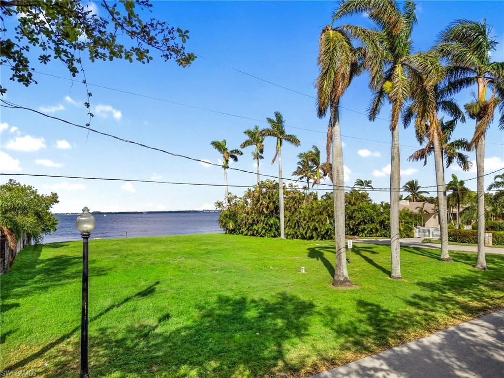 3508 Stuart CT, FORT MYERS FL 33901-17