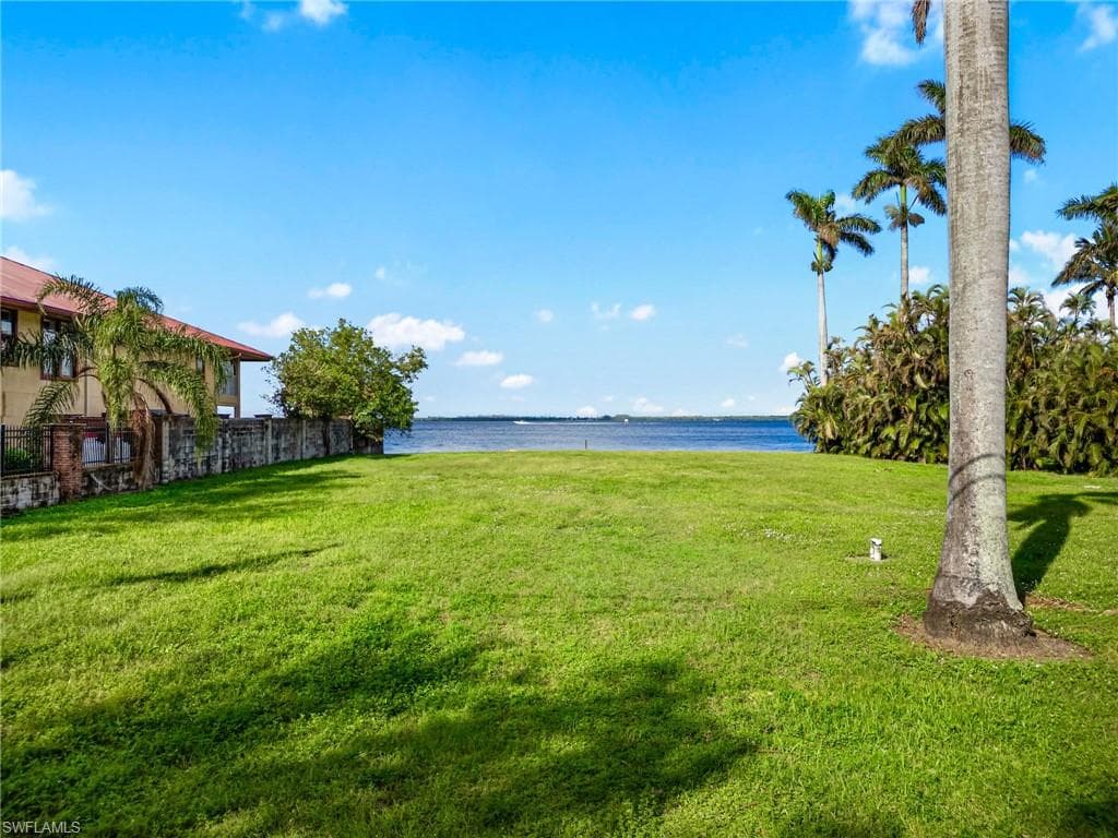 3508 Stuart CT, FORT MYERS FL 33901-18