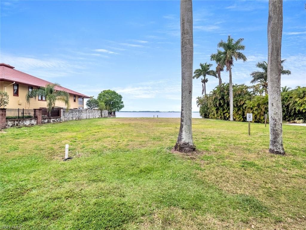 3508 Stuart CT, FORT MYERS FL 33901-20