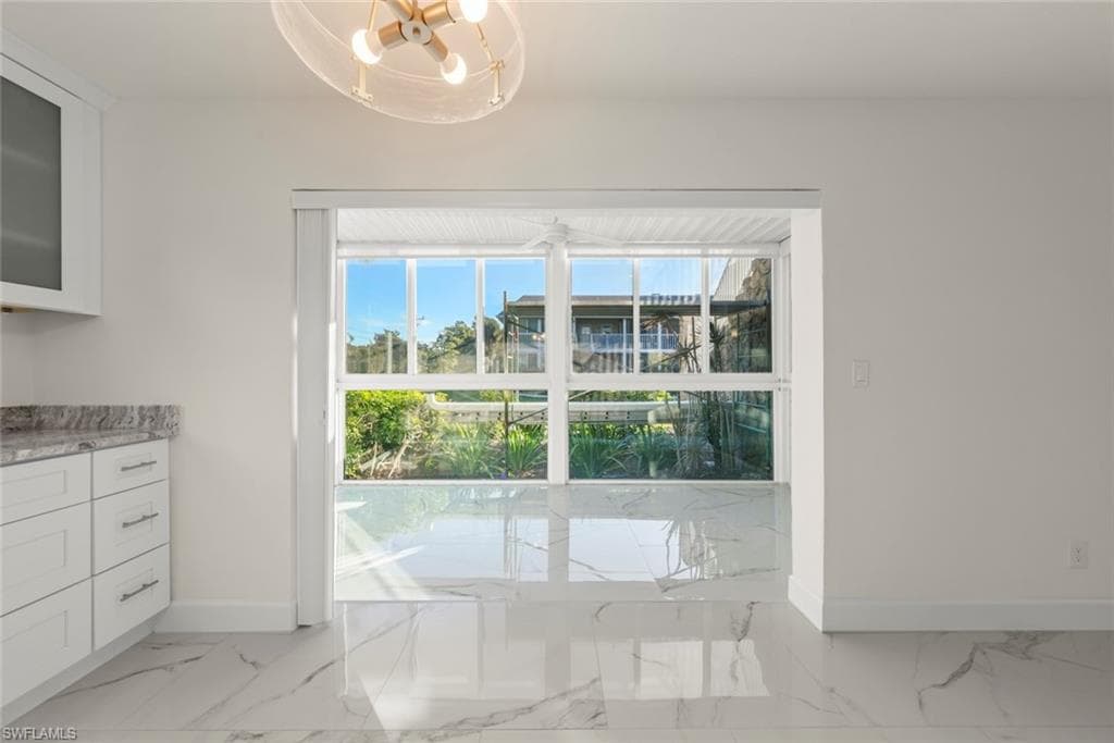 561 Periwinkle WAY # E4, SANIBEL FL 33957-18