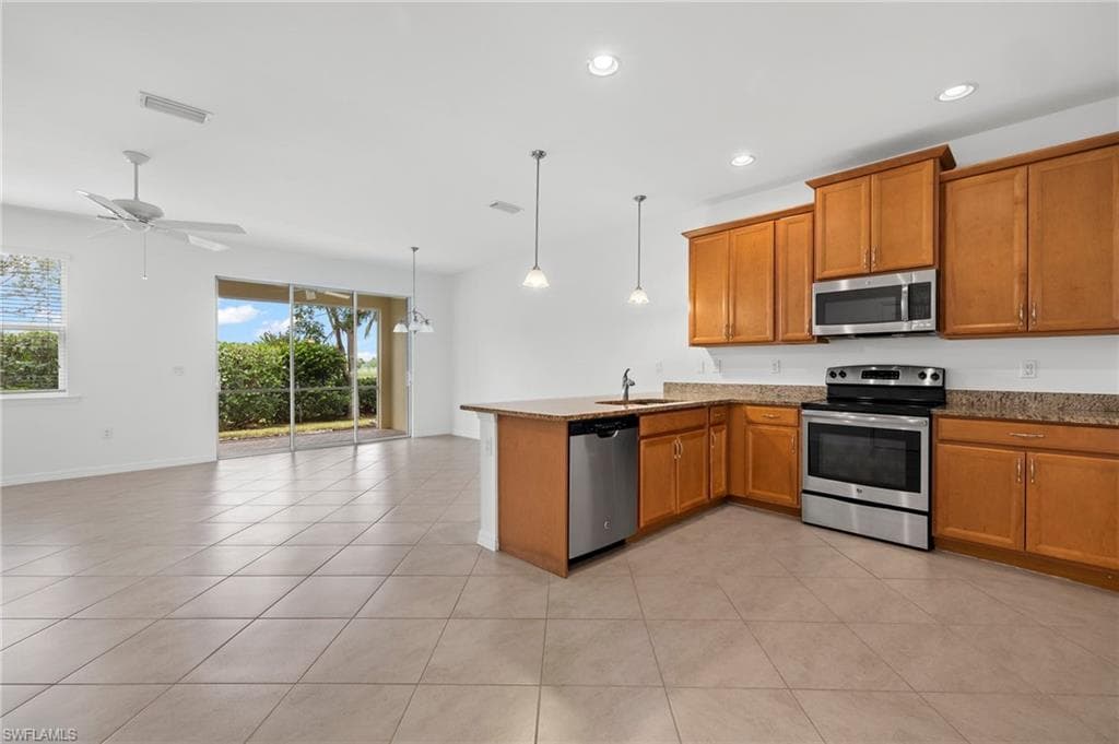 10818 Alvara WAY-6