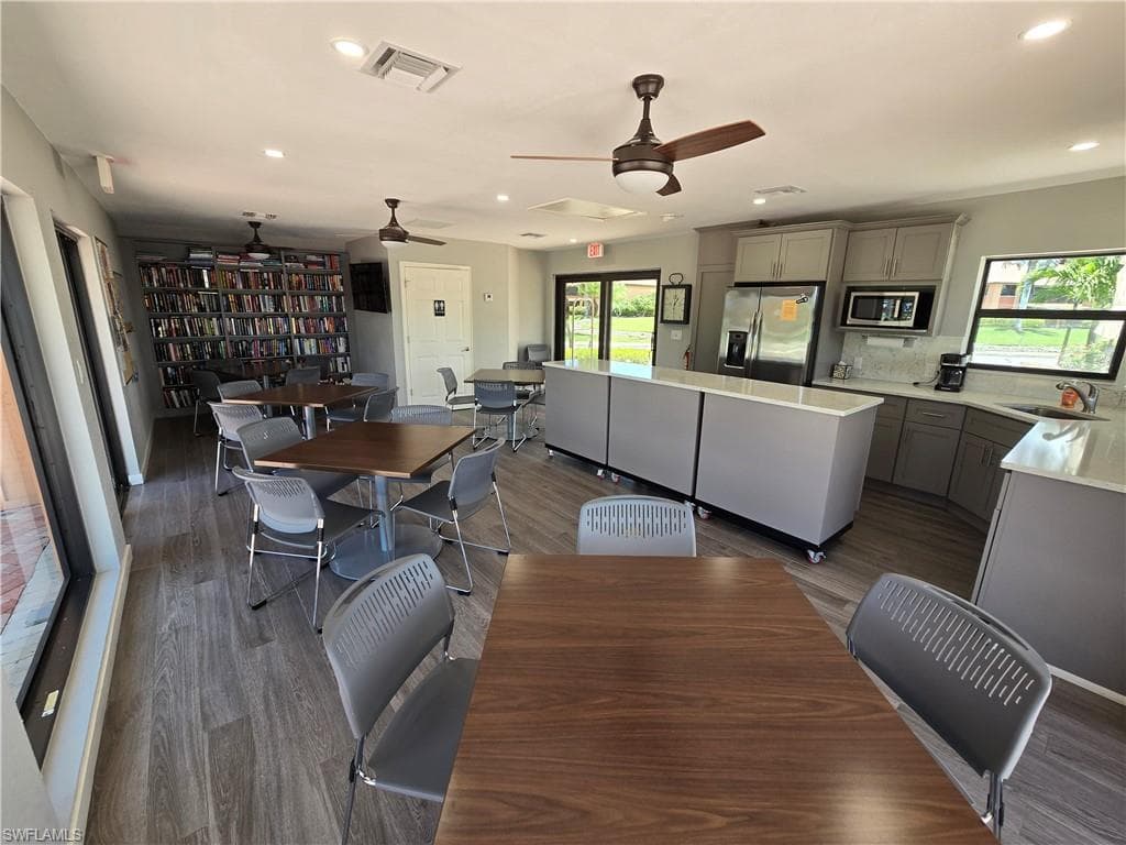 1532 Mainsail DR # 12, NAPLES FL 34114-44