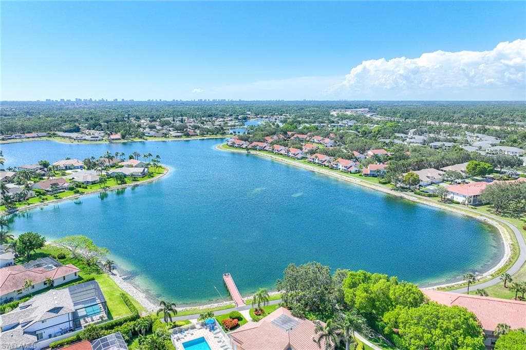 605 Squire CIR # 103, NAPLES FL 34104-26