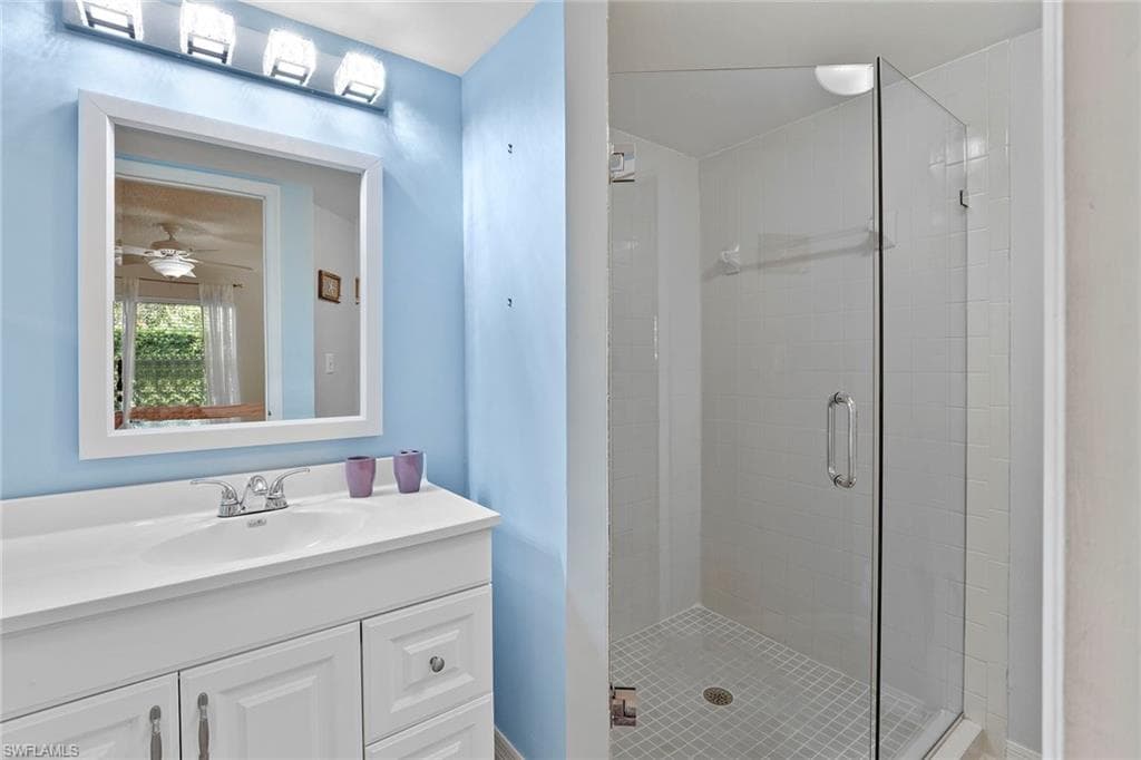605 Squire CIR # 103, NAPLES FL 34104-12