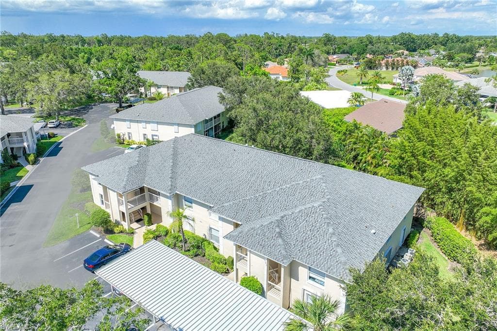 605 Squire CIR # 103, NAPLES FL 34104-2
