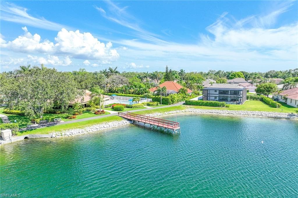 605 Squire CIR # 103, NAPLES FL 34104-23