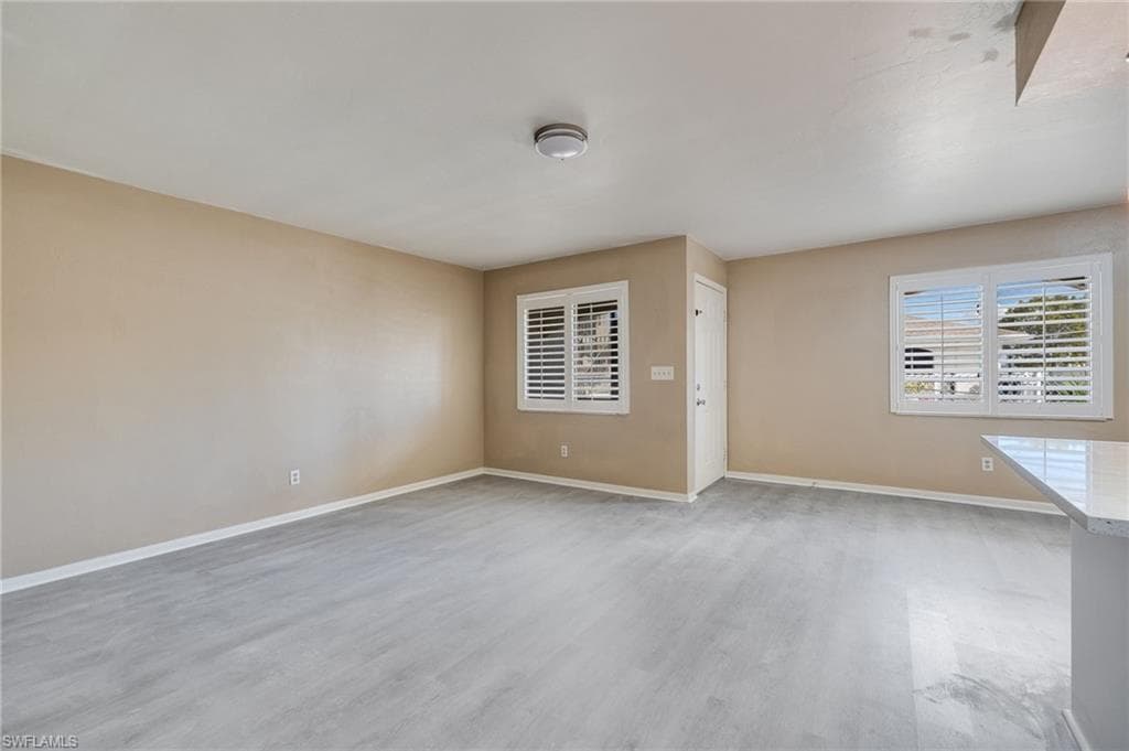 1113 Cape Coral PKWY W # 101, CAPE CORAL FL 33914-5