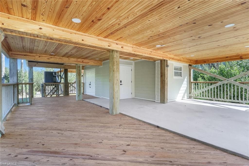 4452 Gulf Pines DR, SANIBEL FL 33957-1