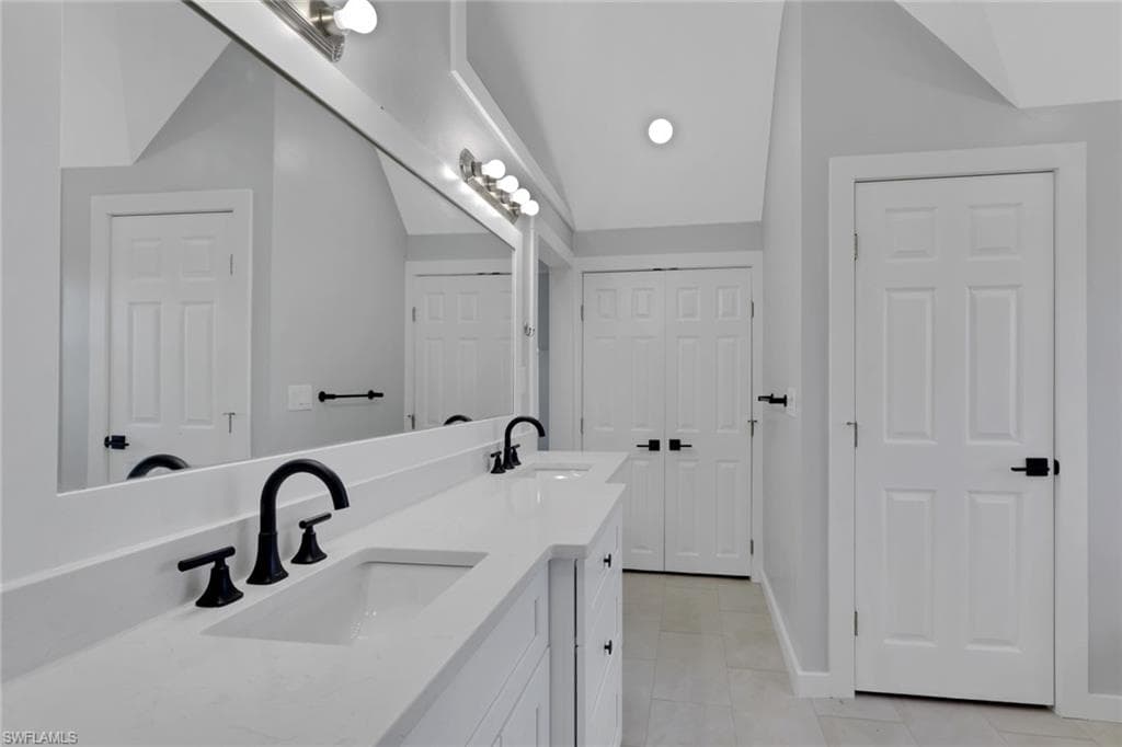 4452 Gulf Pines DR, SANIBEL FL 33957-24