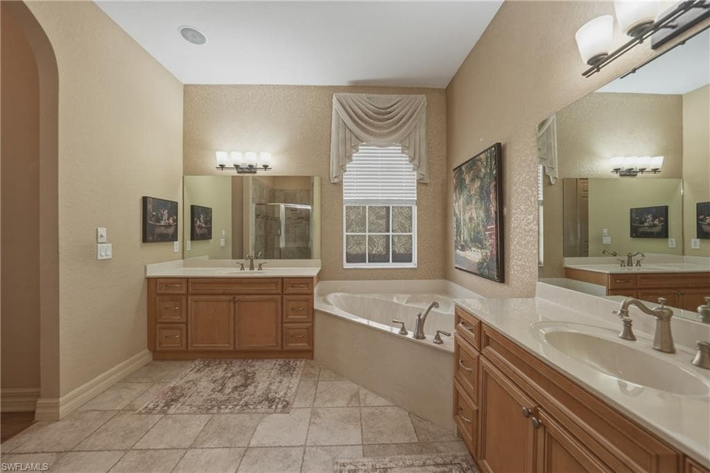 9149 Leatherwood LOOP, LEHIGH ACRES FL 33936-19