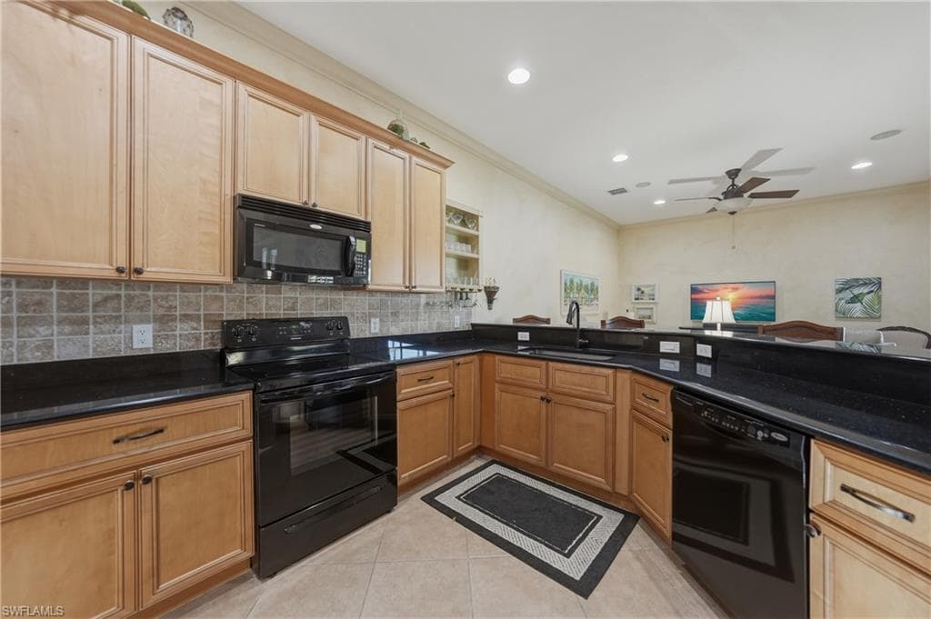 9149 Leatherwood LOOP, LEHIGH ACRES FL 33936-8