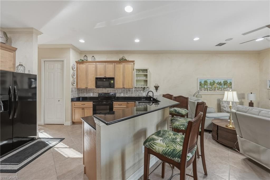 9149 Leatherwood LOOP, LEHIGH ACRES FL 33936-9