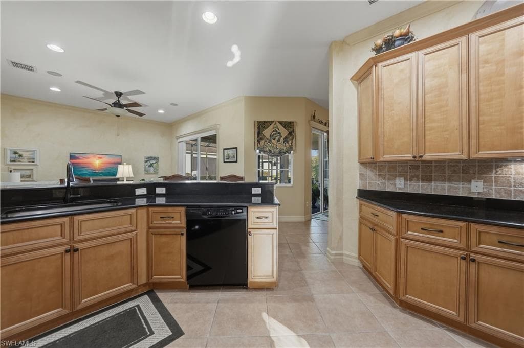 9149 Leatherwood LOOP, LEHIGH ACRES FL 33936-7