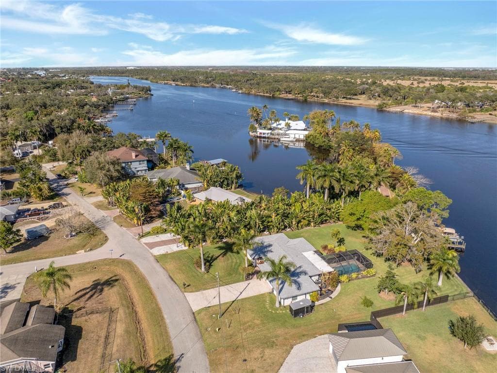 14526 Riverside DR-1
