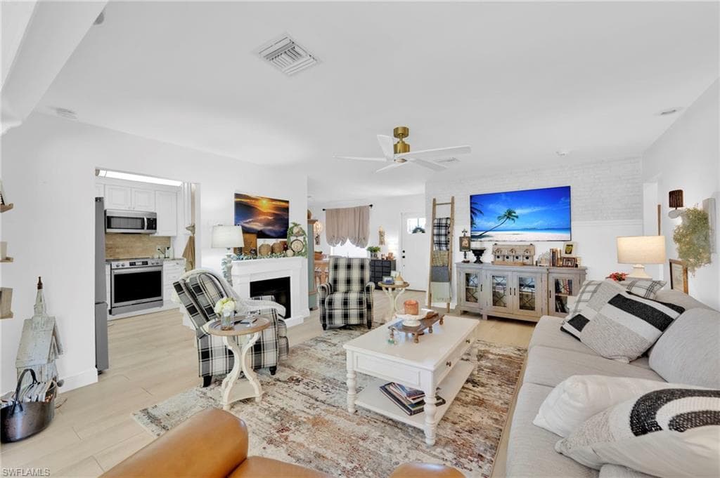 14526 Riverside DR-12