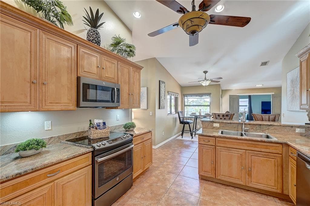 718 Arundel CIR, FORT MYERS FL 33913-11