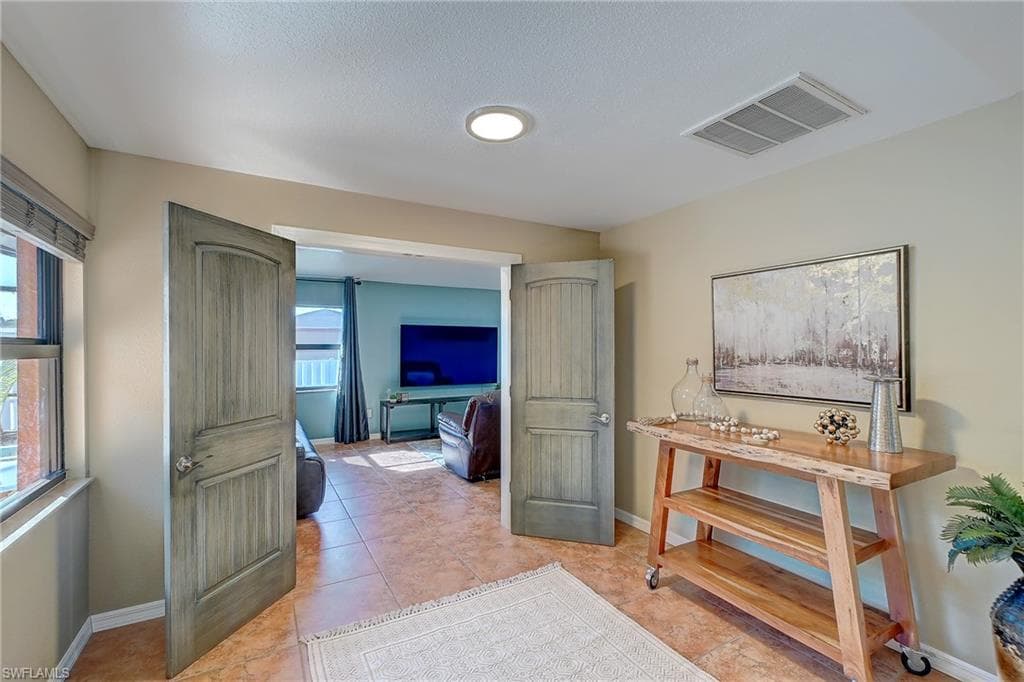 718 Arundel CIR, FORT MYERS FL 33913-18