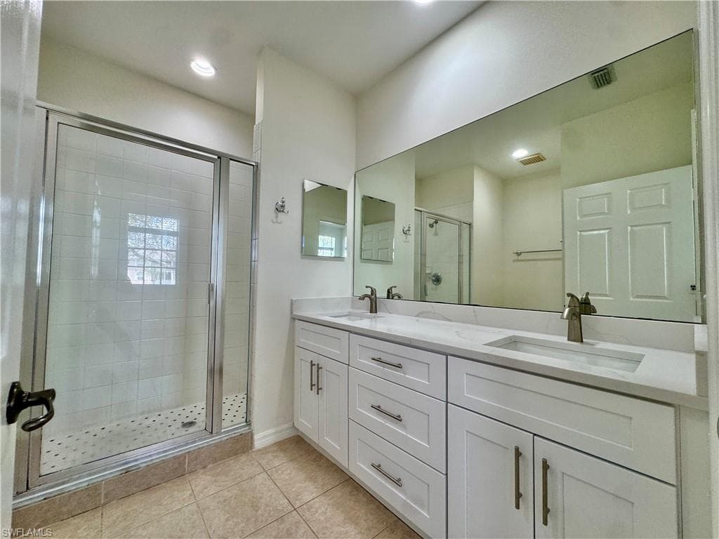 3255 Tamara DR # 16, NAPLES FL 34109-7