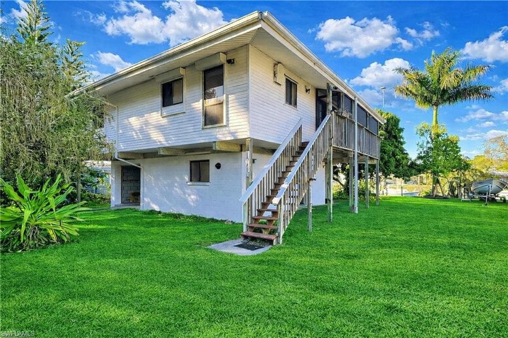 1071 Schooner LN, MOORE HAVEN FL 33471-3
