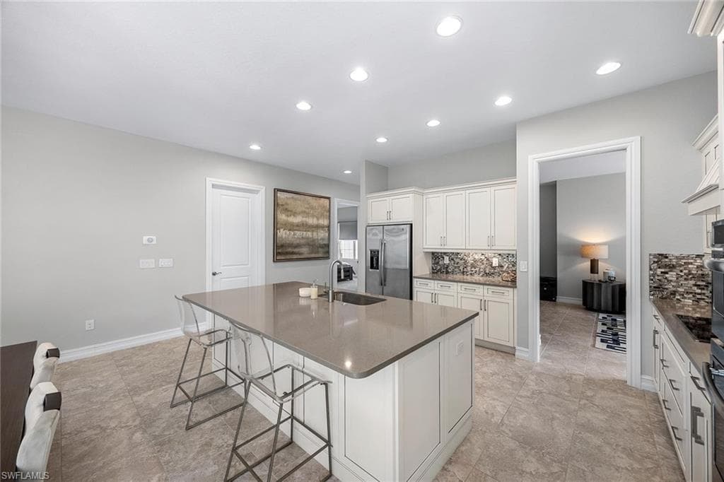 7825 Hawthorne DR 2103-13