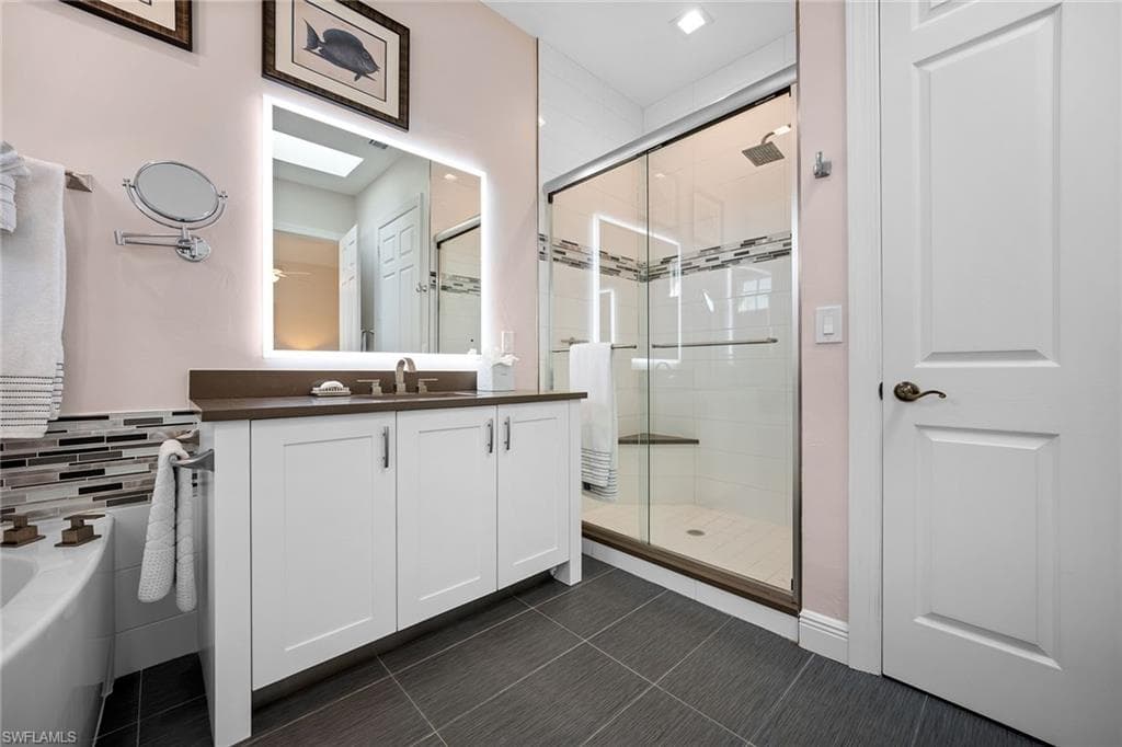 443 8th AVE S # 104, NAPLES FL 34102-26