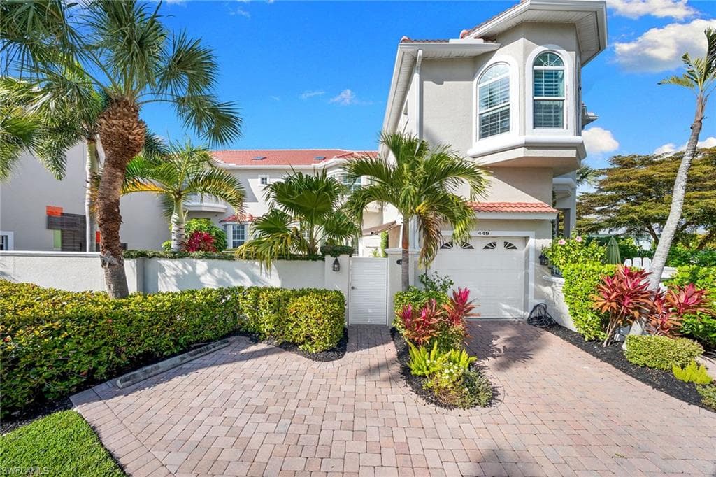 443 8th AVE S # 104, NAPLES FL 34102-2