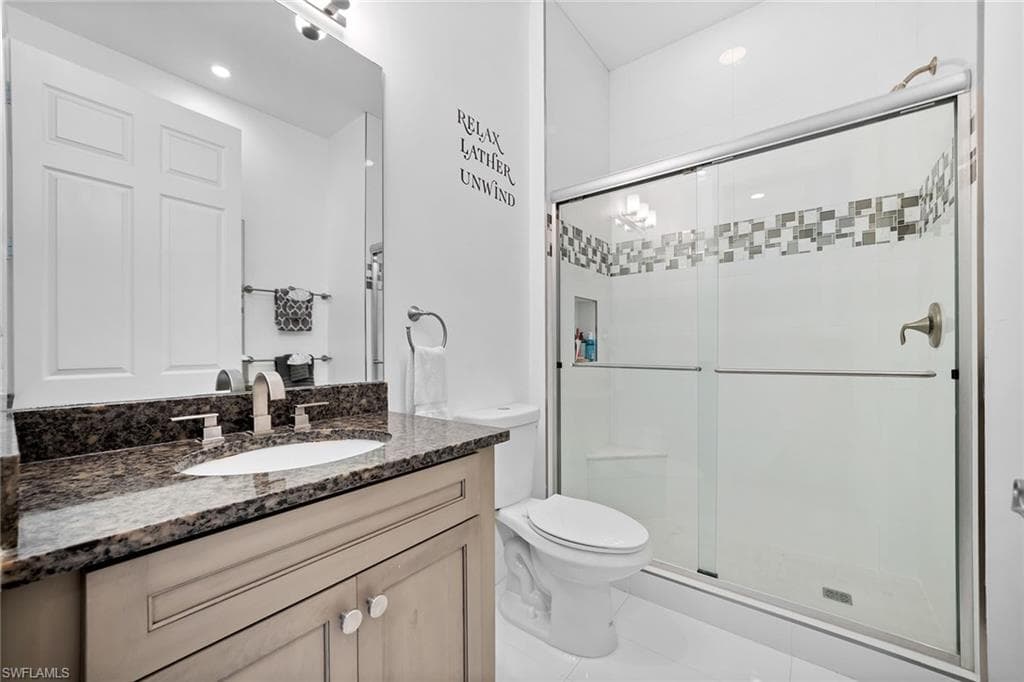 443 8th AVE S # 104, NAPLES FL 34102-33