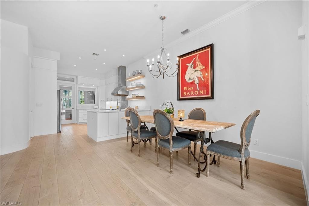 443 8th AVE S # 104, NAPLES FL 34102-9