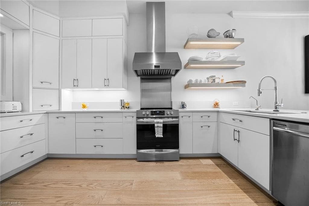 443 8th AVE S # 104, NAPLES FL 34102-13